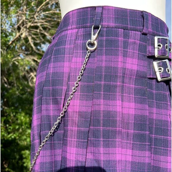 Listen Flavor Purple Checkered Pleated Midi Skirt With Chain Detail - Picture 7 of 11